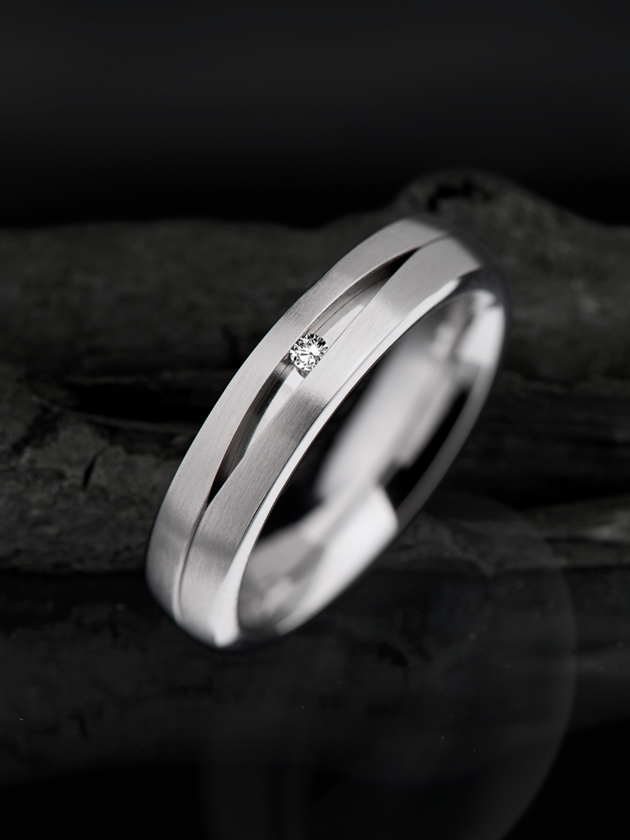 R702 Brillantring